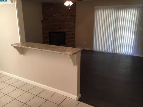 710 E Myrtle Ave, Visalia, CA 93292 photo 9