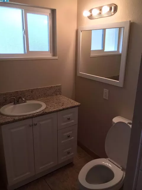 710 E Myrtle Ave, Visalia, CA 93292 photo 16