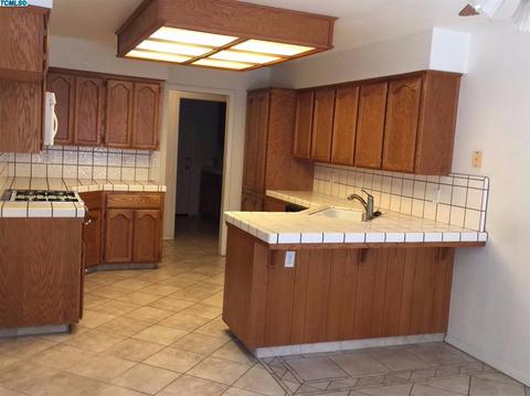 3525 E Sycamore Ave, Visalia, CA 93292 photo 7