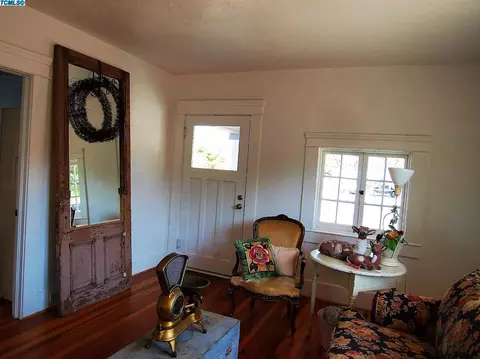 560 E Palm St, Exeter, CA 93221 photo 6