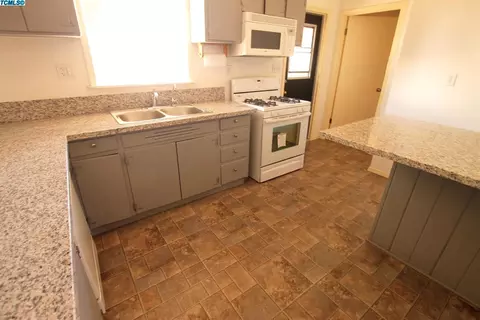 2744 E College Ave, Visalia, CA 93292 photo 7