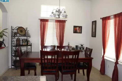 2026 E Levin Ave, Tulare, CA 93274 photo 7