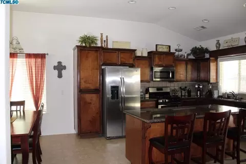 2026 E Levin Ave, Tulare, CA 93274 photo 8