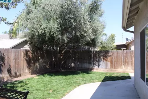 2026 E Levin Ave, Tulare, CA 93274 photo 5