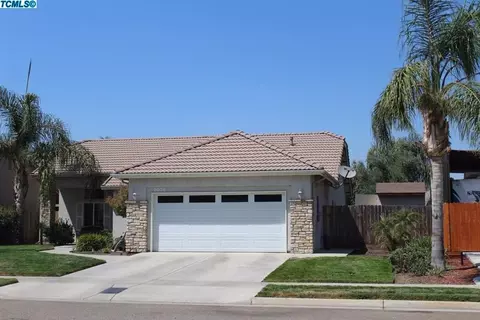 2026 E Levin Ave, Tulare, CA 93274 photo 2