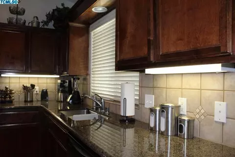 2026 E Levin Ave, Tulare, CA 93274 photo 9