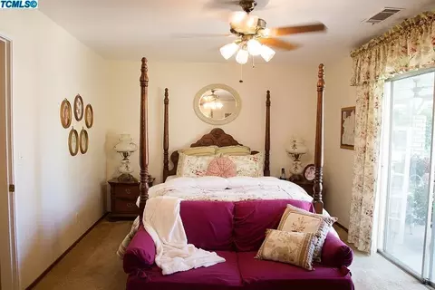 216 E Berkeley Ave, Tulare, CA 93274 photo 9