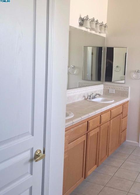 736 E La Vida Ave, Visalia, CA 93292 photo 17