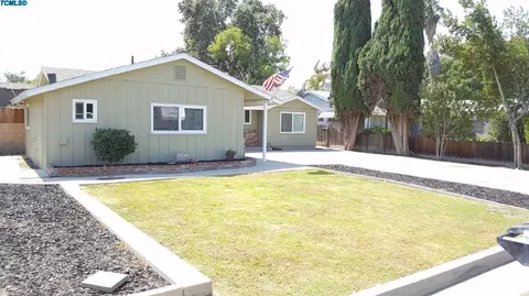 465 Lombardy Ln, Lemoore, CA 93245 photo 2