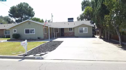 465 Lombardy Ln, Lemoore, CA 93245 photo 1