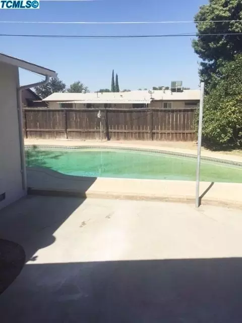 122 W Spring Ln, Lemoore, CA 93245 photo 16