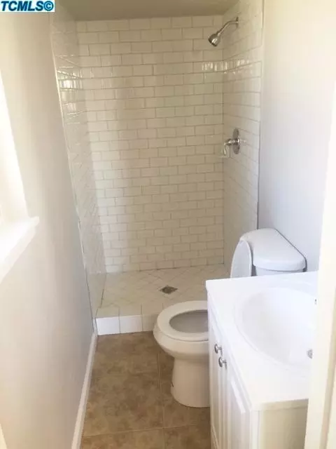 122 W Spring Ln, Lemoore, CA 93245 photo 14