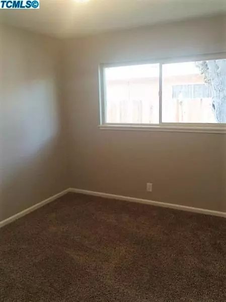 122 W Spring Ln, Lemoore, CA 93245 photo 10