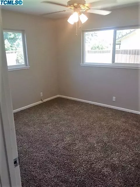 122 W Spring Ln, Lemoore, CA 93245 photo 11