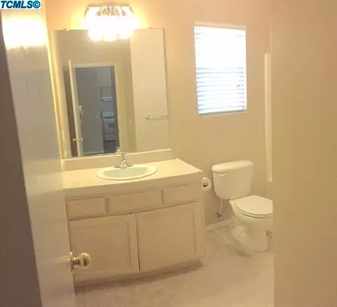 925 W James Ct, Visalia, CA 93277 photo 10