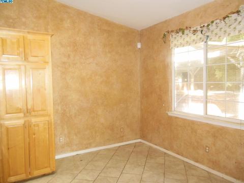 480 Westgate Pl, Lemoore, CA 93245 photo 9