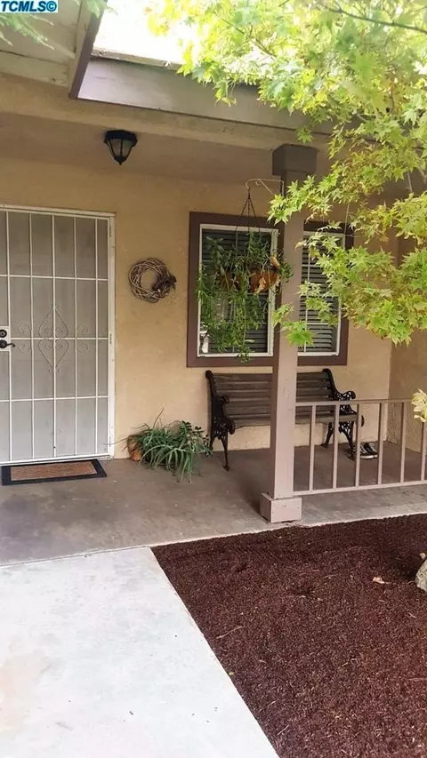 4220 E Feemster Ave, Visalia, CA 93292 photo 2