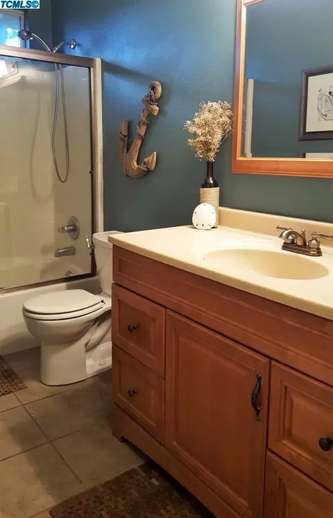 4220 E Feemster Ave, Visalia, CA 93292 photo 9