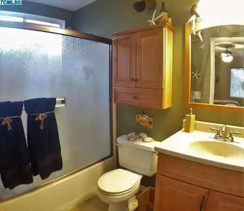 4220 E Feemster Ave, Visalia, CA 93292 photo 8
