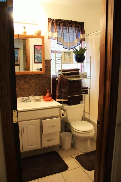 1330 E Sunnyview Ave, Visalia, CA 93292 photo 17