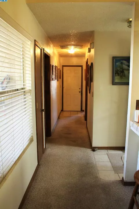 1330 E Sunnyview Ave, Visalia, CA 93292 photo 9