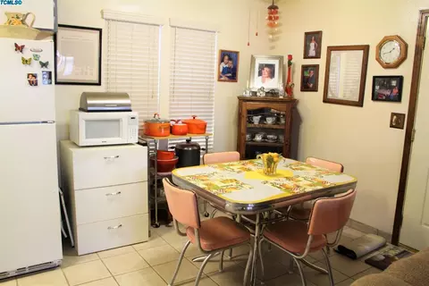 1330 E Sunnyview Ave, Visalia, CA 93292 photo 6