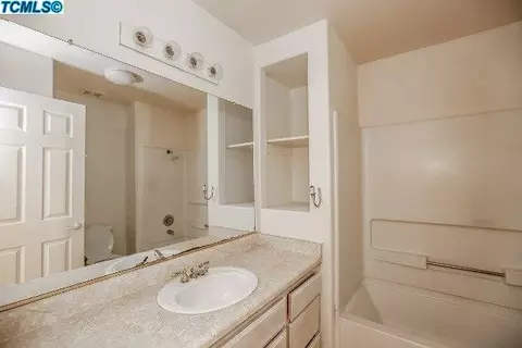 224 Riviera Dr, Lemoore, CA 93245 photo 11