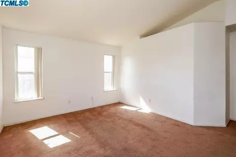 224 Riviera Dr, Lemoore, CA 93245 photo 4