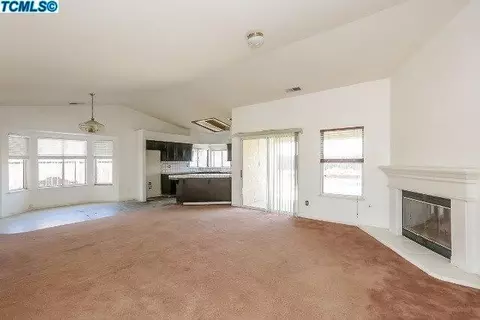 224 Riviera Dr, Lemoore, CA 93245 photo 5