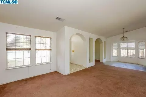 224 Riviera Dr, Lemoore, CA 93245 photo 7