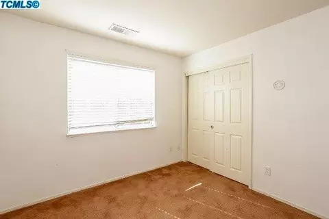 224 Riviera Dr, Lemoore, CA 93245 photo 2