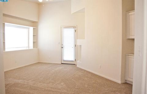 1335 E Parkview Ct, Visalia, CA 93292 photo 27