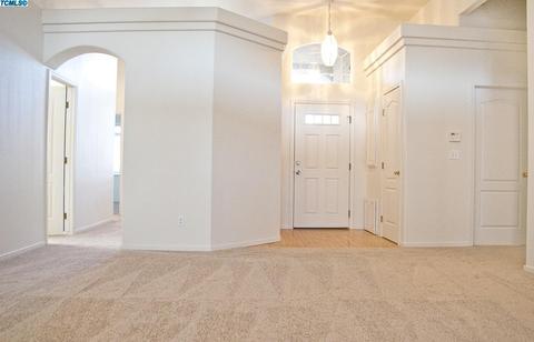 1335 E Parkview Ct, Visalia, CA 93292 photo 17