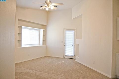 1335 E Parkview Ct, Visalia, CA 93292 photo 28