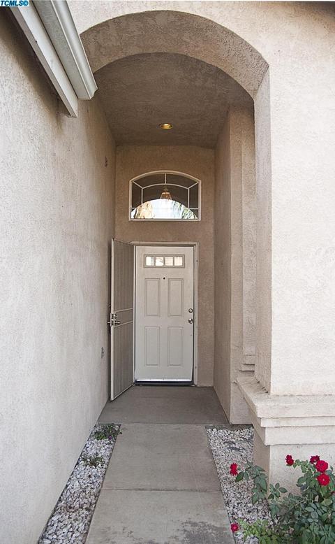 1335 E Parkview Ct, Visalia, CA 93292 photo 4