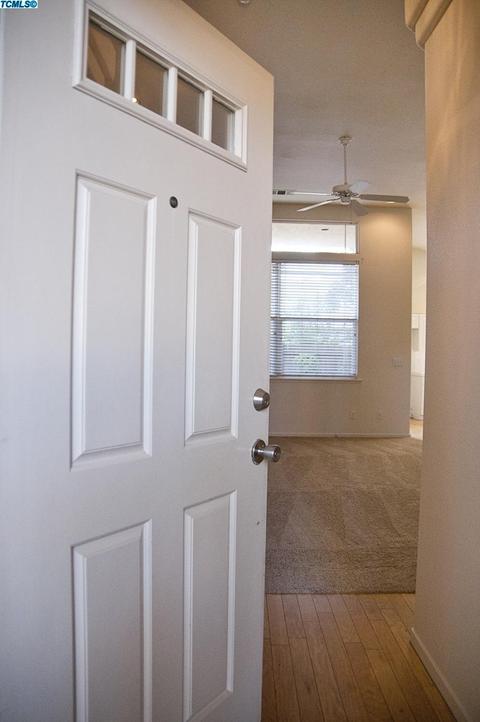 1335 E Parkview Ct, Visalia, CA 93292 photo 5
