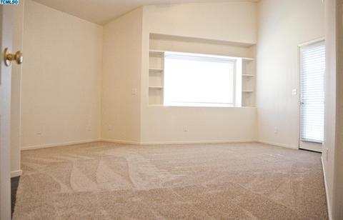 1335 E Parkview Ct, Visalia, CA 93292 photo 25