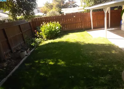 2433 E Parker Ct, Visalia, CA 93292 photo 15
