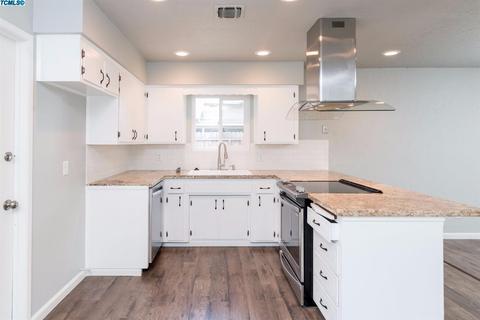 2445 S Hall St, Visalia, CA 93277 photo 3