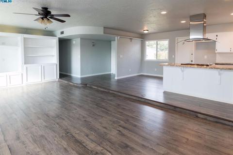 2445 S Hall St, Visalia, CA 93277 photo 4
