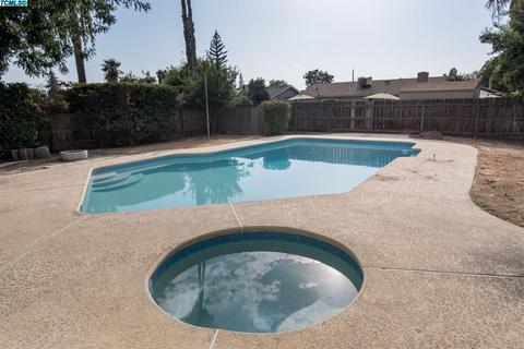 2445 S Hall St, Visalia, CA 93277 photo 5