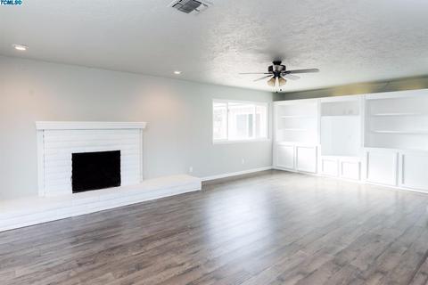 2445 S Hall St, Visalia, CA 93277 photo 10
