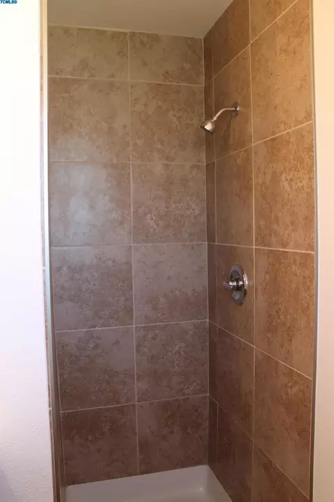 463 E Sandra Ave, Tulare, CA 93274 photo 18