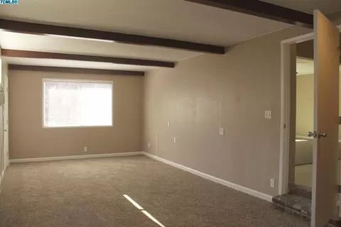 463 E Sandra Ave, Tulare, CA 93274 photo 8