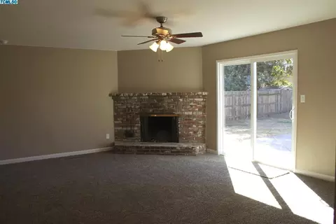 463 E Sandra Ave, Tulare, CA 93274 photo 5