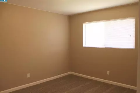 463 E Sandra Ave, Tulare, CA 93274 photo 12
