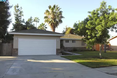 463 E Sandra Ave, Tulare, CA 93274 photo 3