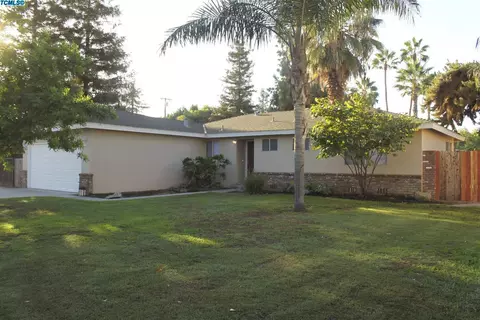 463 E Sandra Ave, Tulare, CA 93274 photo 2