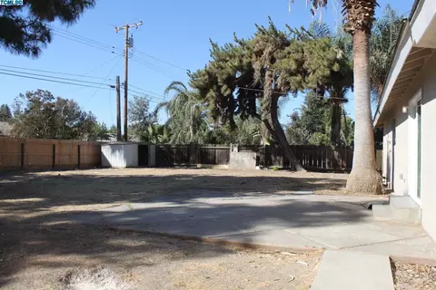463 E Sandra Ave, Tulare, CA 93274 photo 21