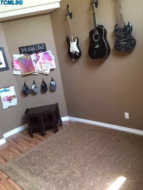 1410 E Parkview Ct, Visalia, CA 93292 photo 20